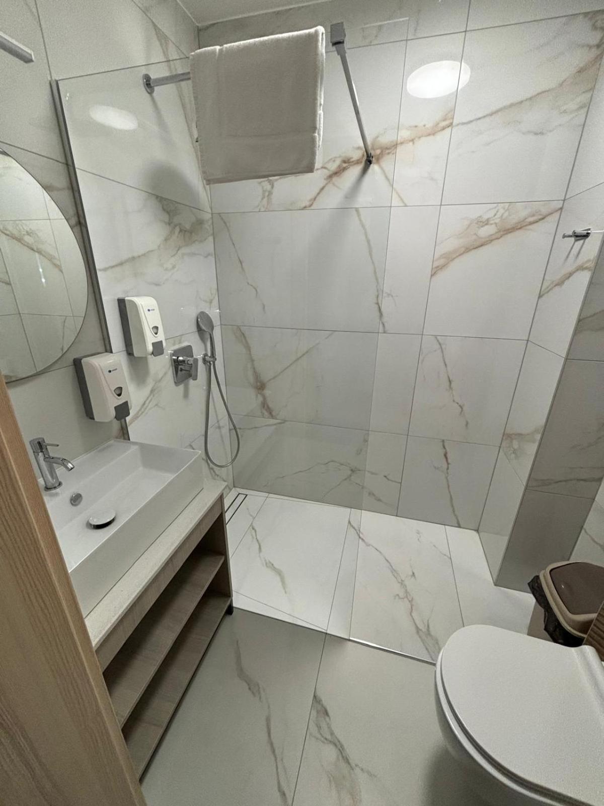 Hotel I Apartamenty Gorzelanny Dźwirzyno Exteriér fotografie