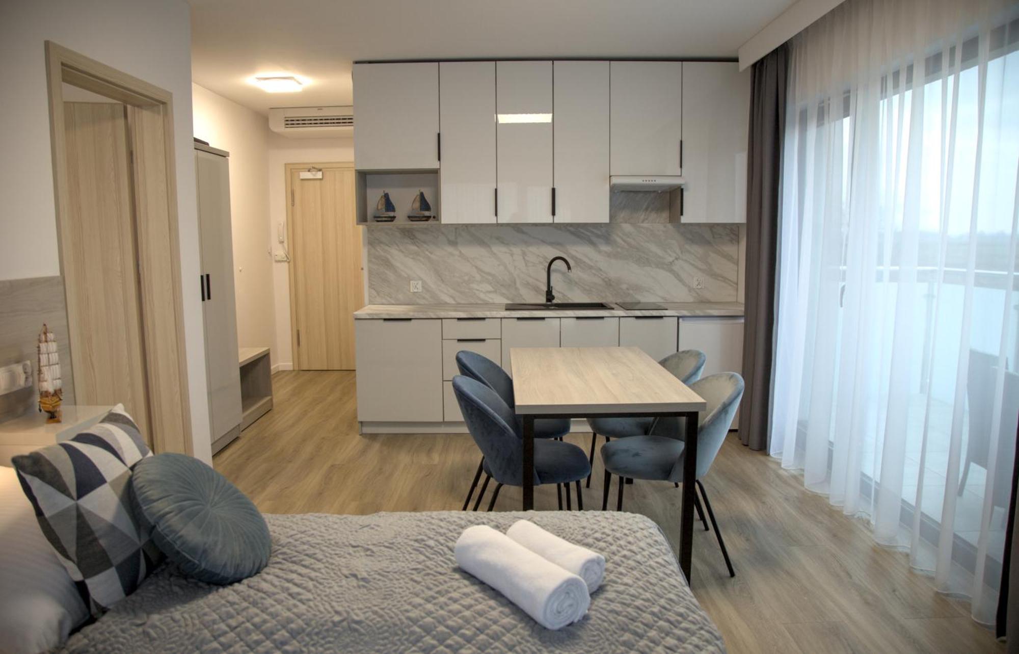 Hotel I Apartamenty Gorzelanny Dźwirzyno Exteriér fotografie